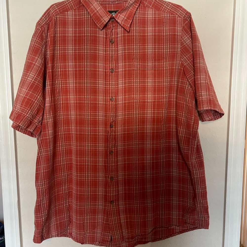 Eddie Bauer Classic Fit Plaid Shirt XLT – Red Short Sleeve Button Front